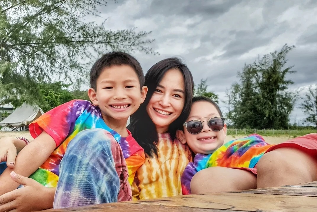 พลอย พลอยพรรณ 