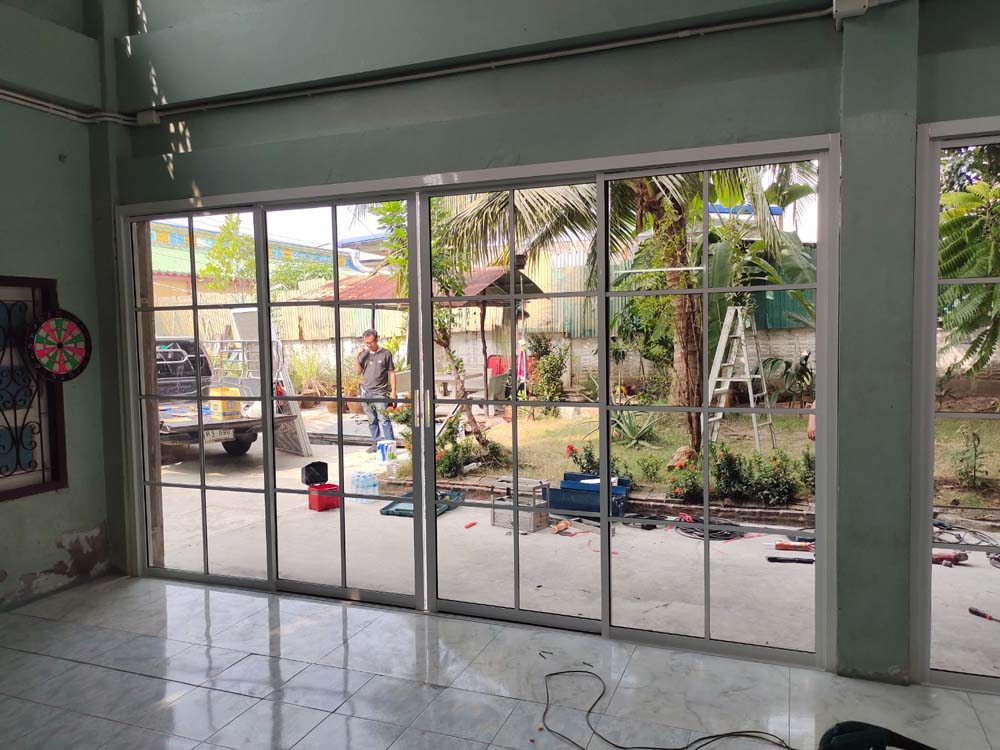 เปลี่ยนประตูบ้าน