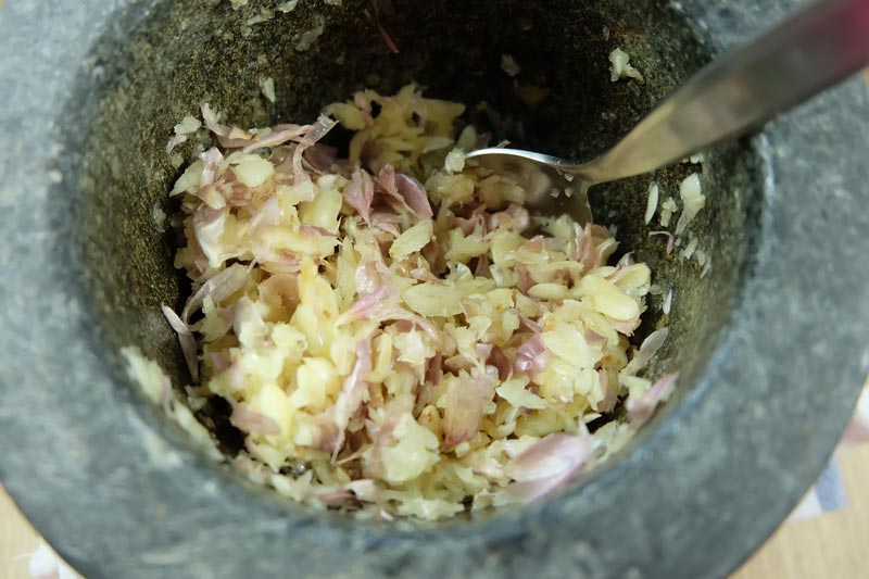 แหนมหมูสามชั้นทอด