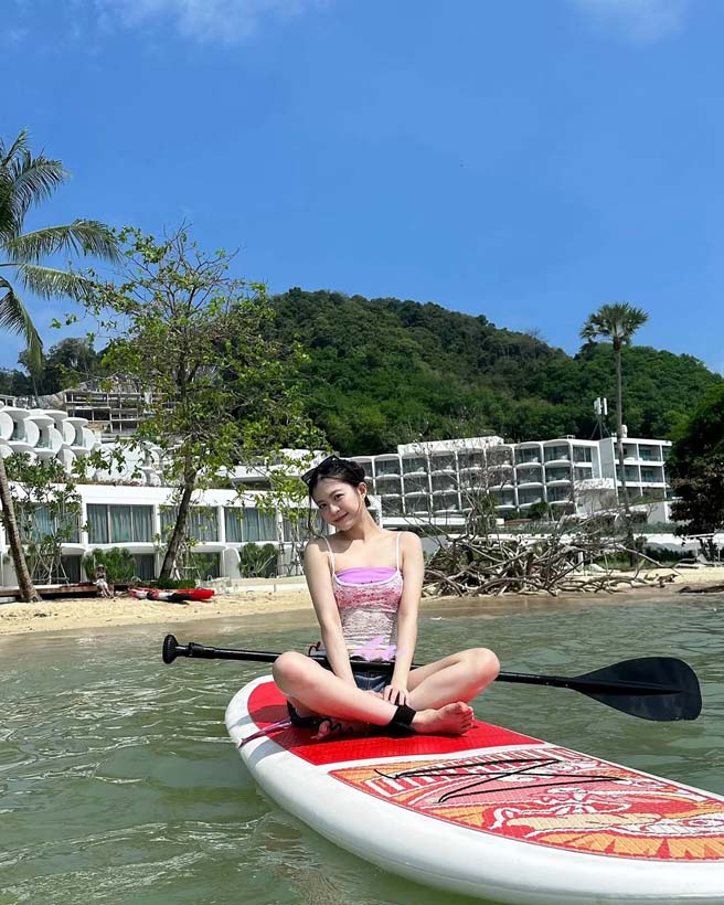 ป๊อปเป้อ BNK48 แจกความสดใส กับชุดเที่ยวทะเล สดใสซาบซ่า สวยฉ่ำเว่อร์