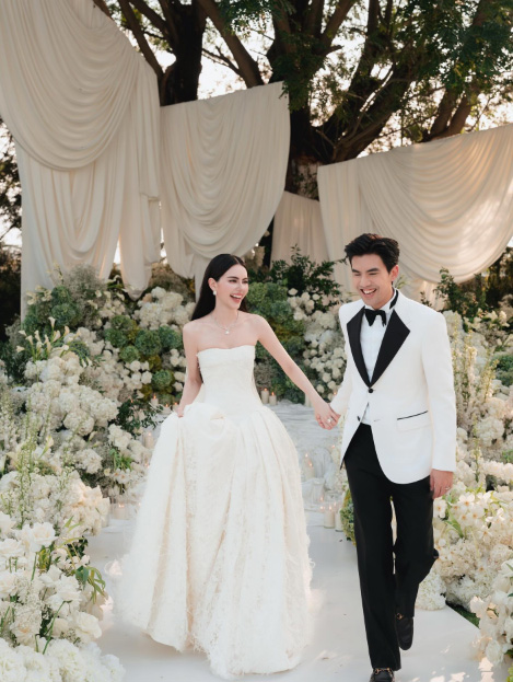 ใหม่ ดาวิกา