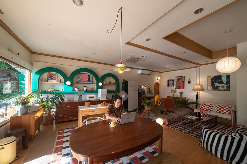 รีวิวห้องนั่งเล่น สไตล์ Mid-Century Modern