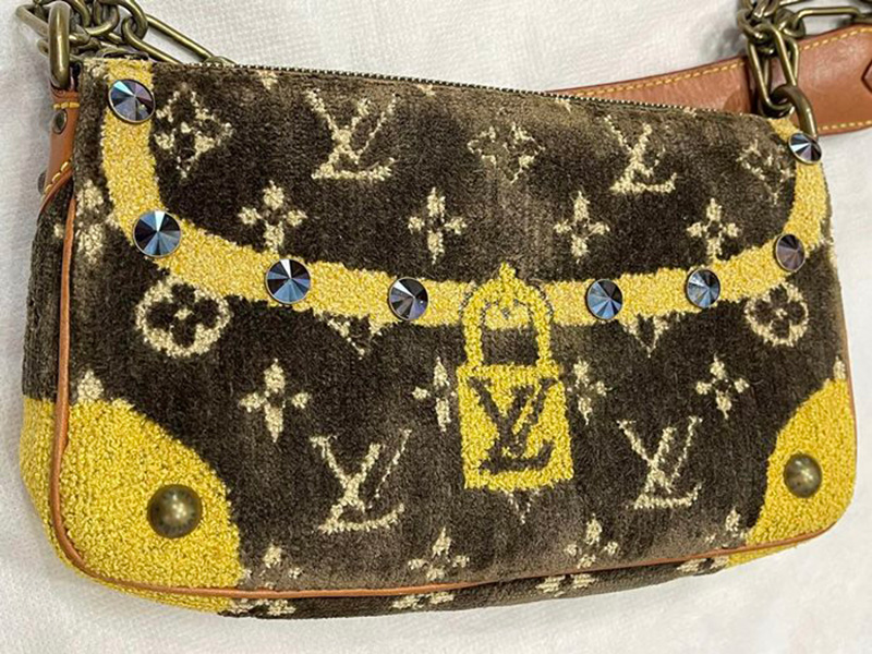 กระเป๋าแบรนด์เนม