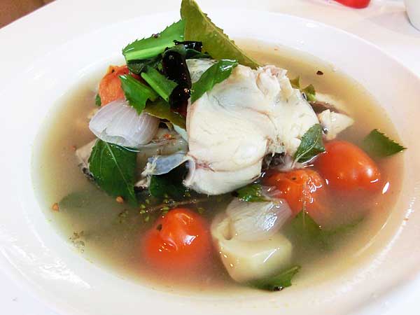 ต้มยำปลาช่อนฝักมะขามอ่อน