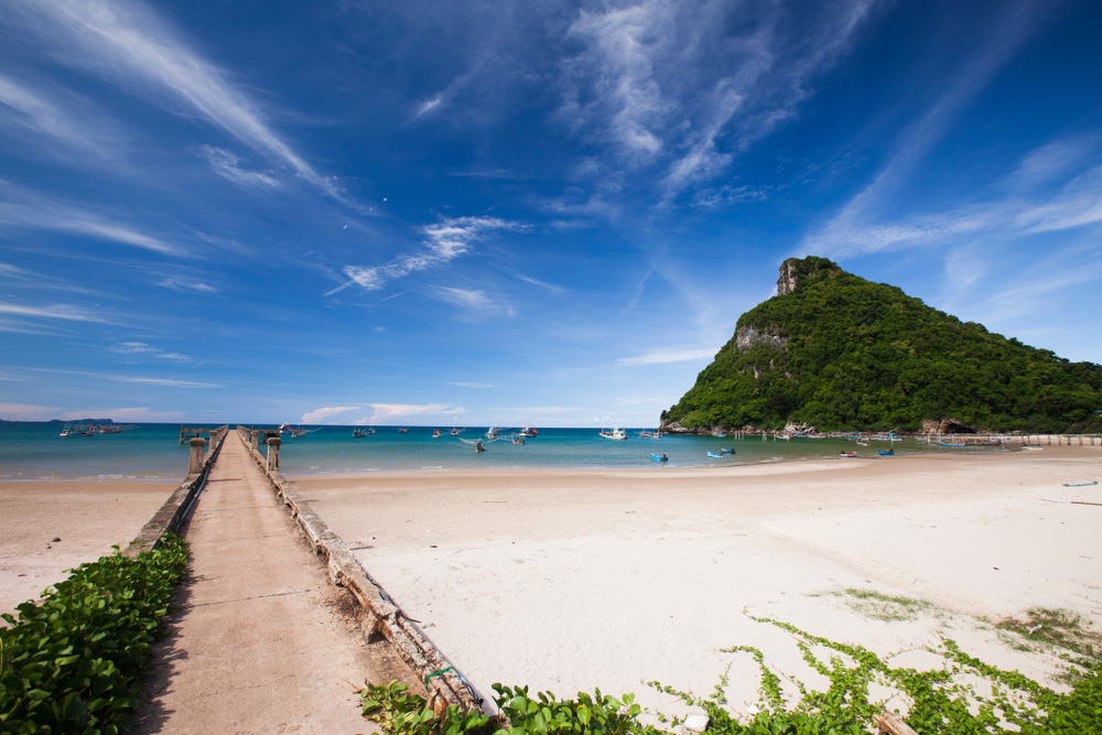 หาดถ้ำธง