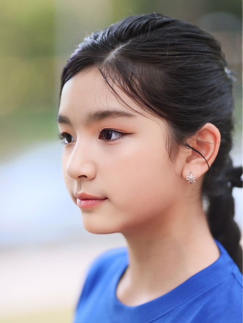 น้องมะลิ พาขวัญ