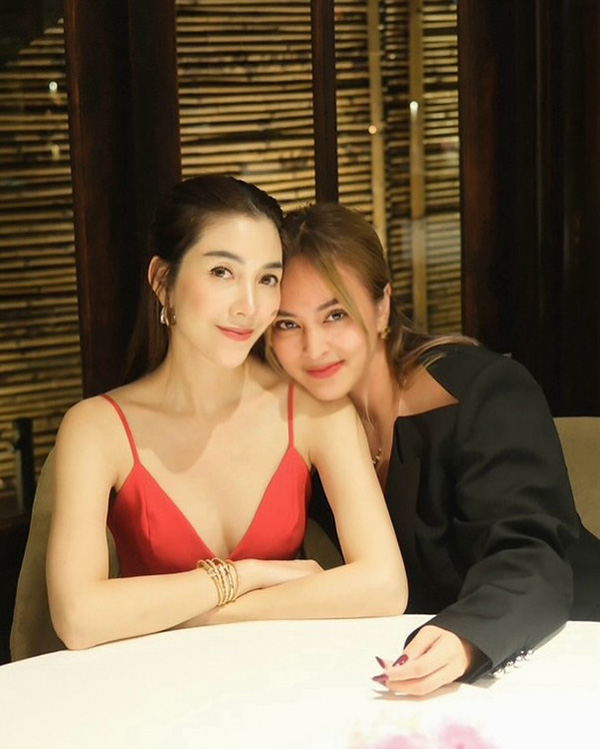 วุ้นเส้น วิริฒิพา นานา ไรบีนา