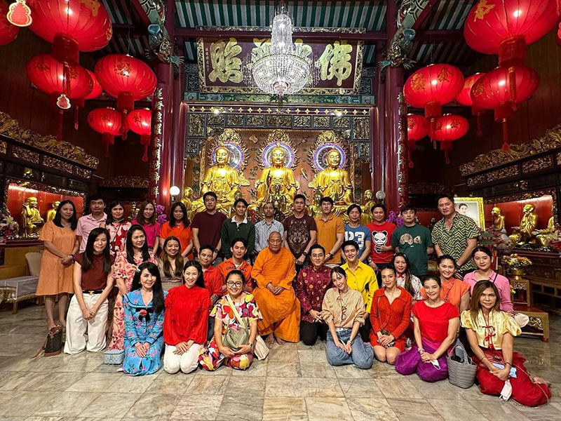 อั้ม พัชราภา แท็กทีม หมอช้าง และแก๊งเพื่อน ทำบุญแก้ชง 