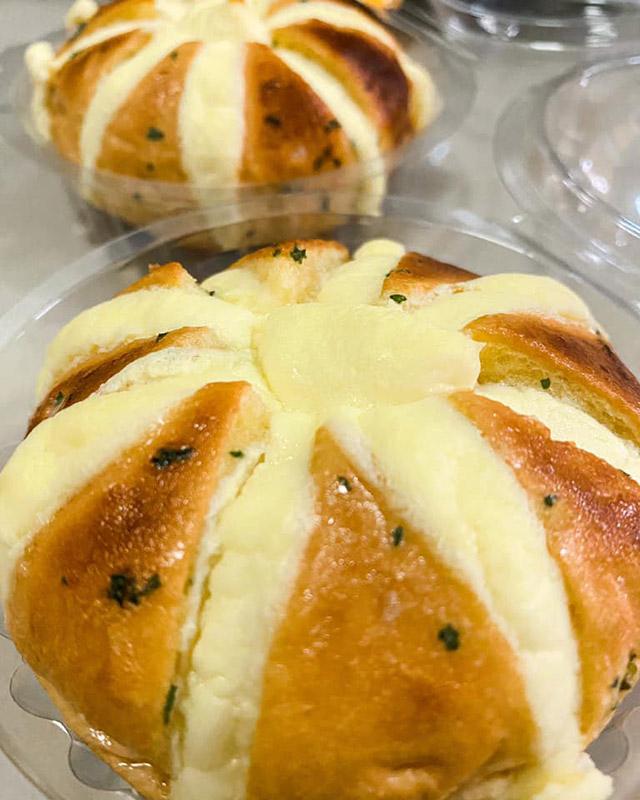 ร้านขนมปังกระทียมครีมชีส