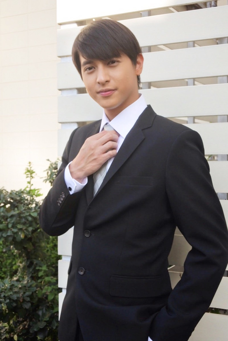 เจมส์ จิรายุ