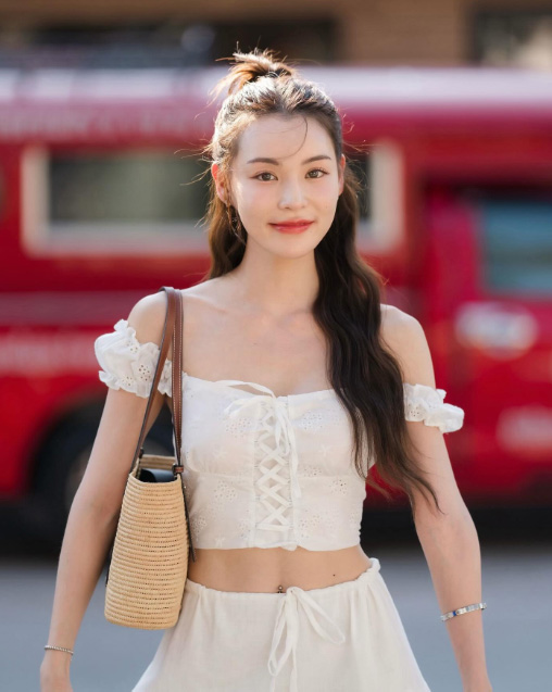 กระปุก พลอยนิรา ประวัติดารานางแบบสาวแซ่บ ขวัญใจหนุ่ม ๆ 