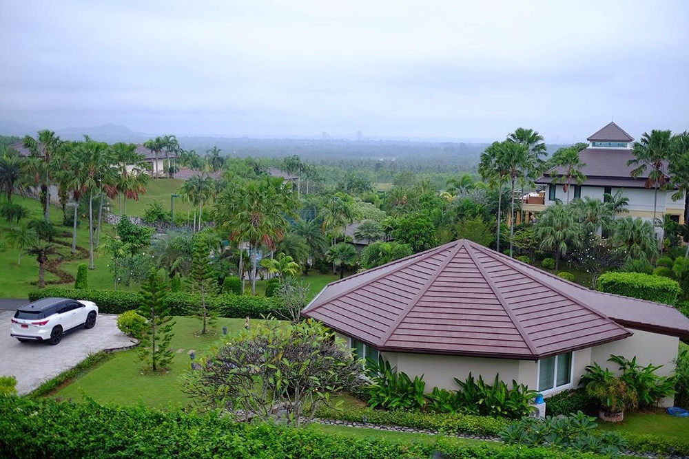 บอล ภราดร