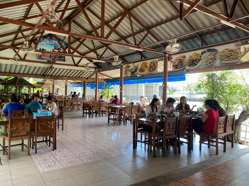 ร้านอาหารริมน้ำ ใกล้กรุงเทพฯ