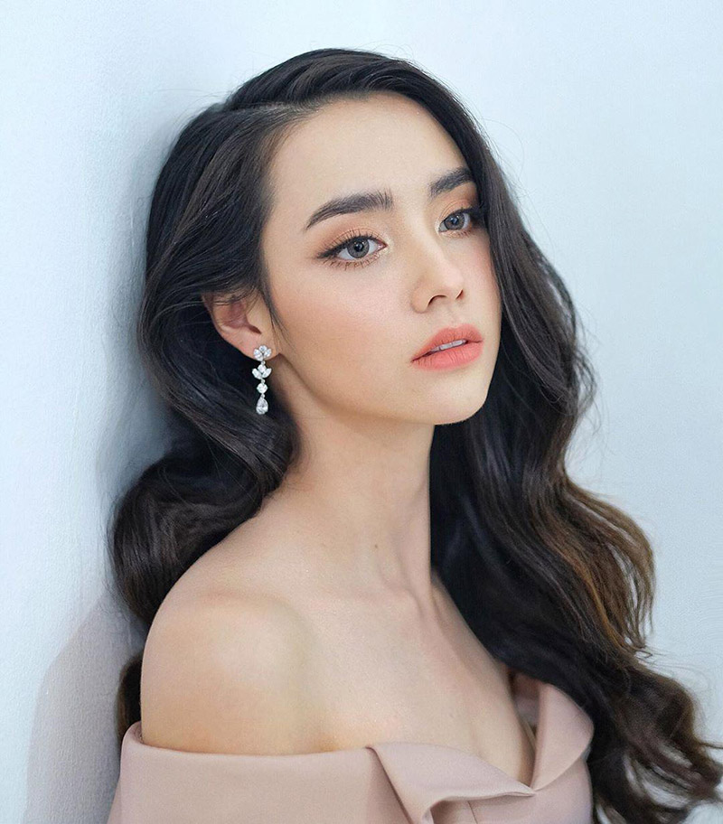 ราคาช่างแต่งหน้าดารา