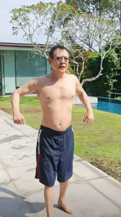 เจ็ท ลี โชว์ความฟิต สไตล์รุ่นใหญ่วัย 62