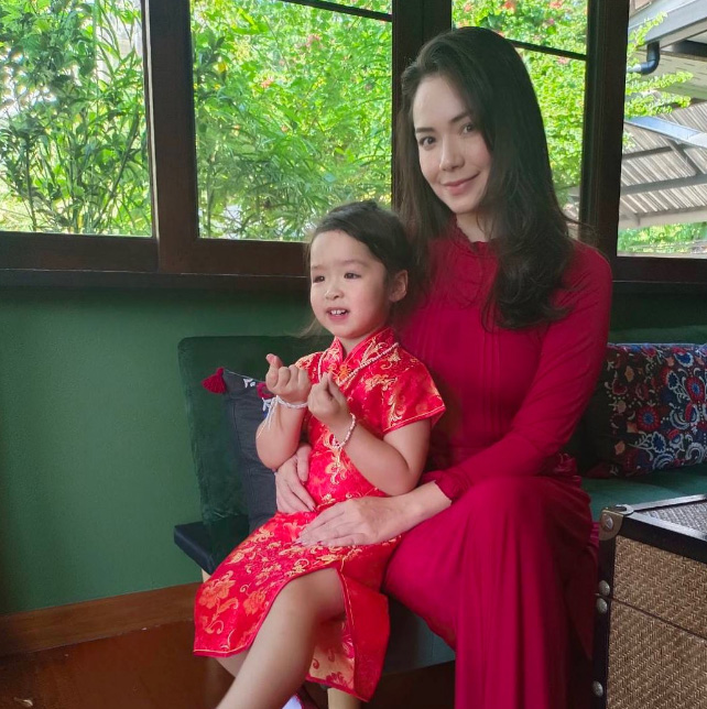 มิเรียน สุเดชา อัคเซลการ์ด ประวัติ