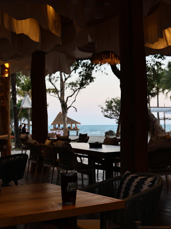 Melaluca Canal Beach Club ร้านคาเฟ่ระยอง