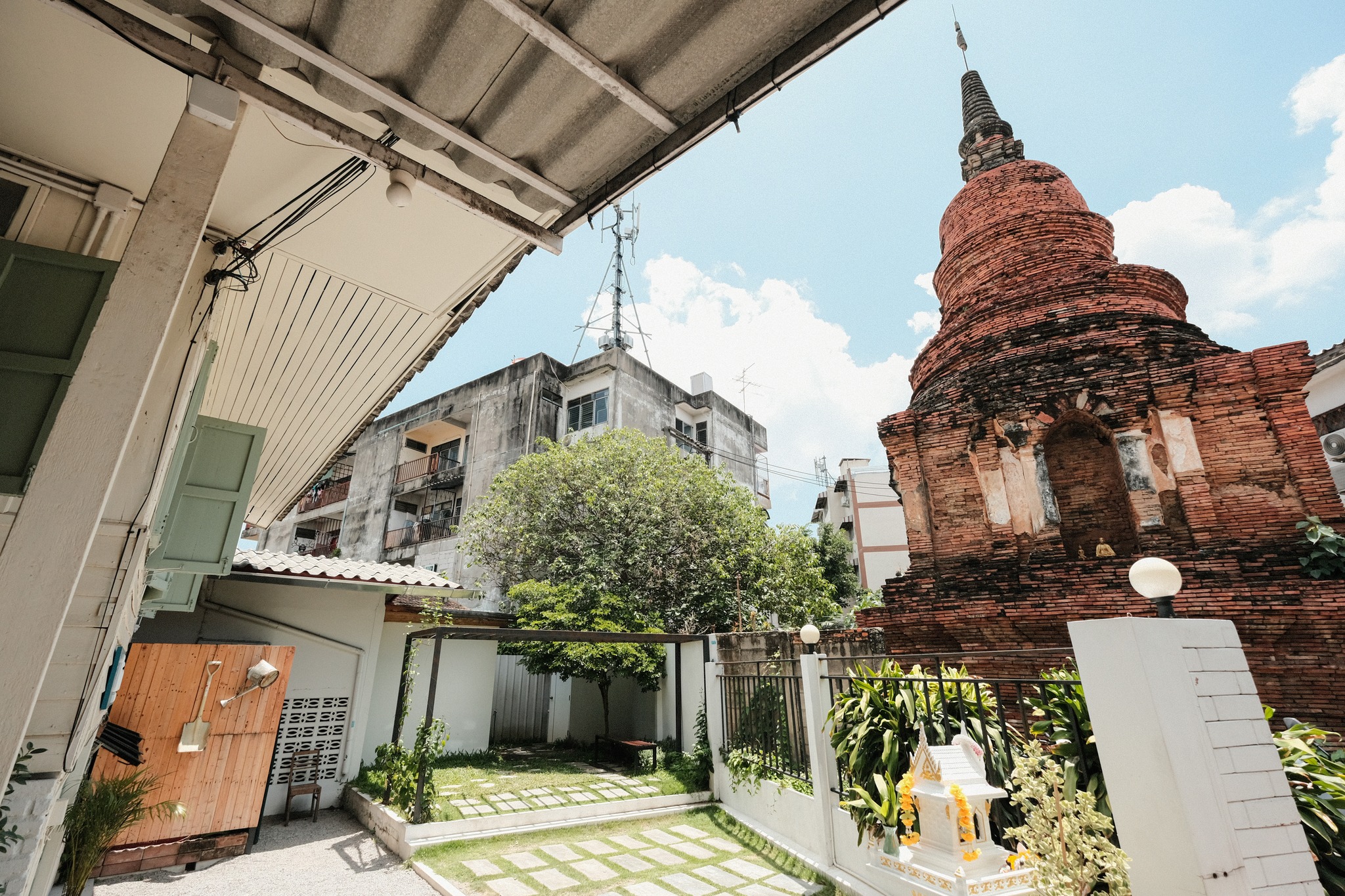ร้านใต้ถุนบ้าน