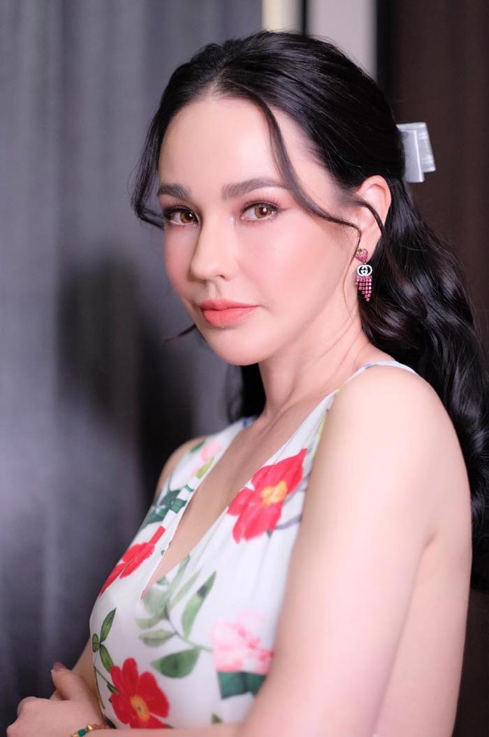 แหม่ม วิชุดา