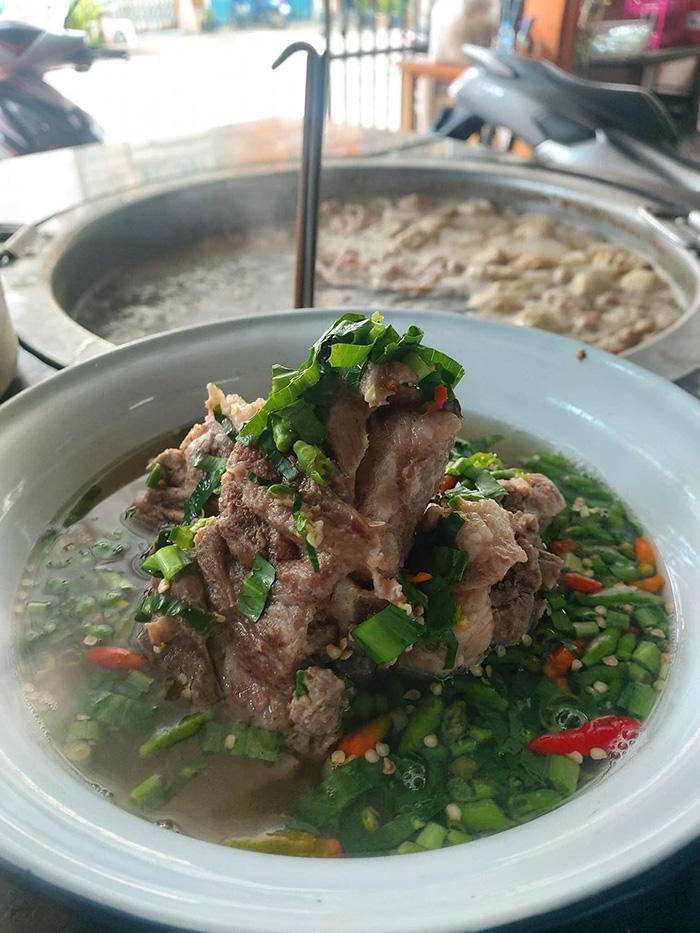 ร้านเล้งแซ่บ