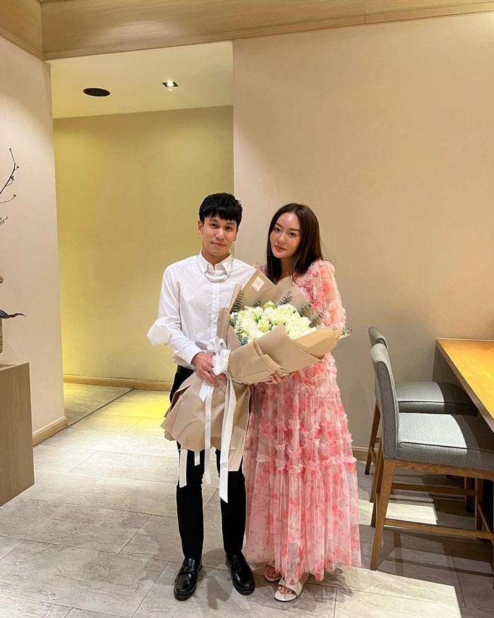 แก้มบุ๋ม พีท