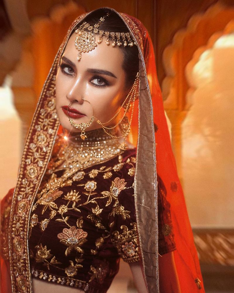 หญิง รฐา