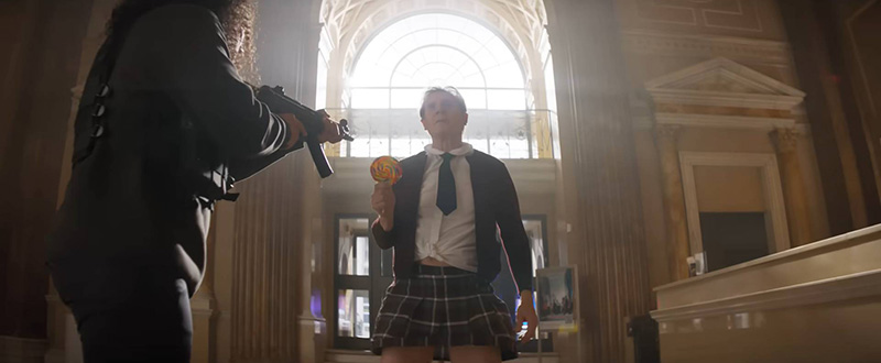 ฉากในตัวอย่างหนัง The Naked Gun