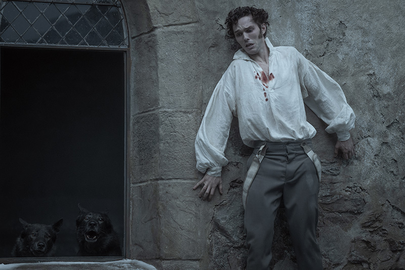 ภาพจากภาพยนตร์ Nosferatu (2024) ที่ นิโคลัส โฮลต์ รับบทนำ