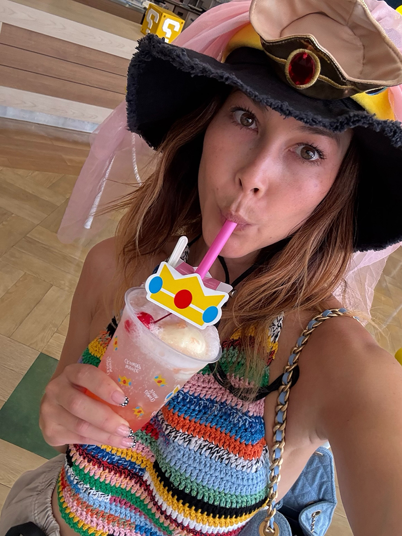 พอลล่า อวดโมเมนต์ควง เต้ บรม เดตหวานที่สวนสนุกญี่ปุ่น 