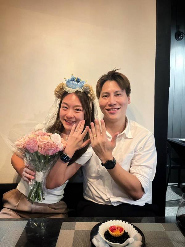 น พีชญา ควง เคลวิน ร่วมยินดีน้องชายแต่งงาน 