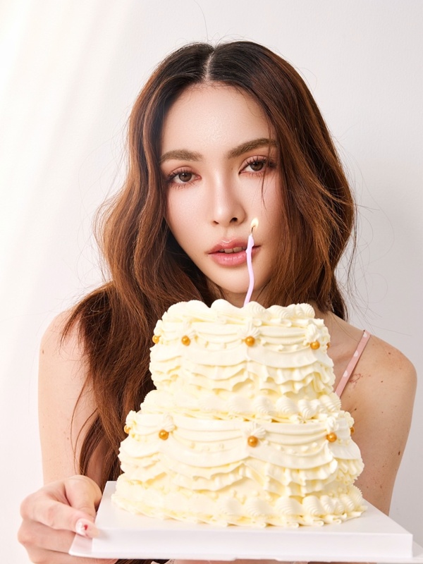 ชาล็อต จัดงานวันเกิด 