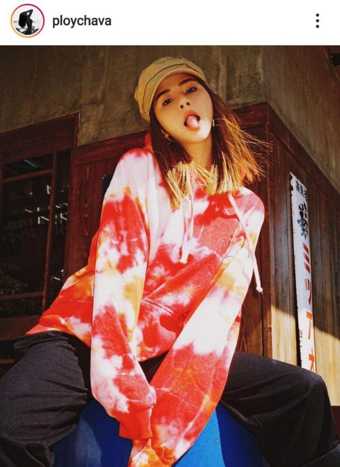 พลอย ชวพร