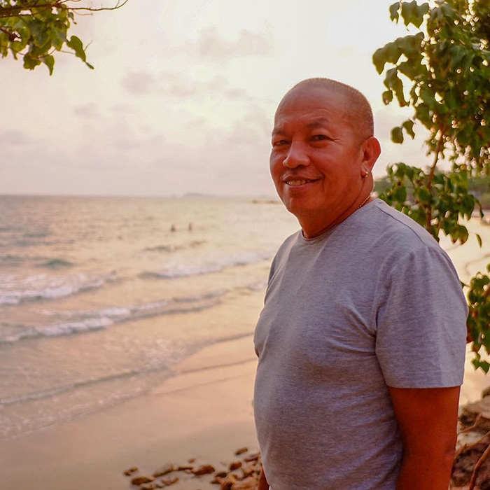 ค่อม ชวนชื่น 