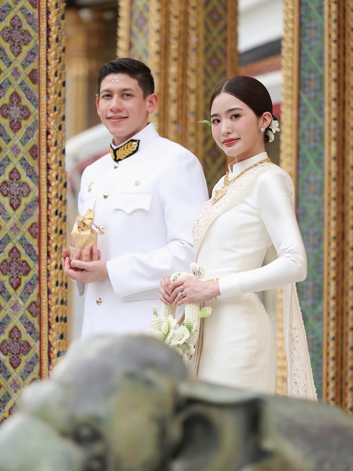 มาแล้ว.. ภาพแต่งงาน มายด์ ลภัสลัล สวมชุดไทยงดงาม เข้าพิธีสมรส ทายาทสิงห์