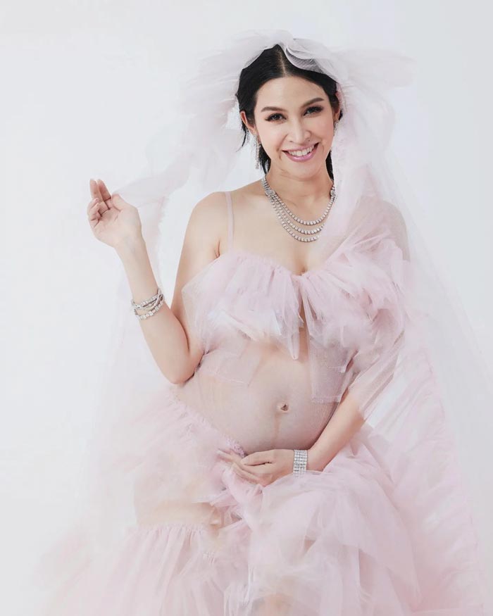 อี๊ฟ พุทธธิดา