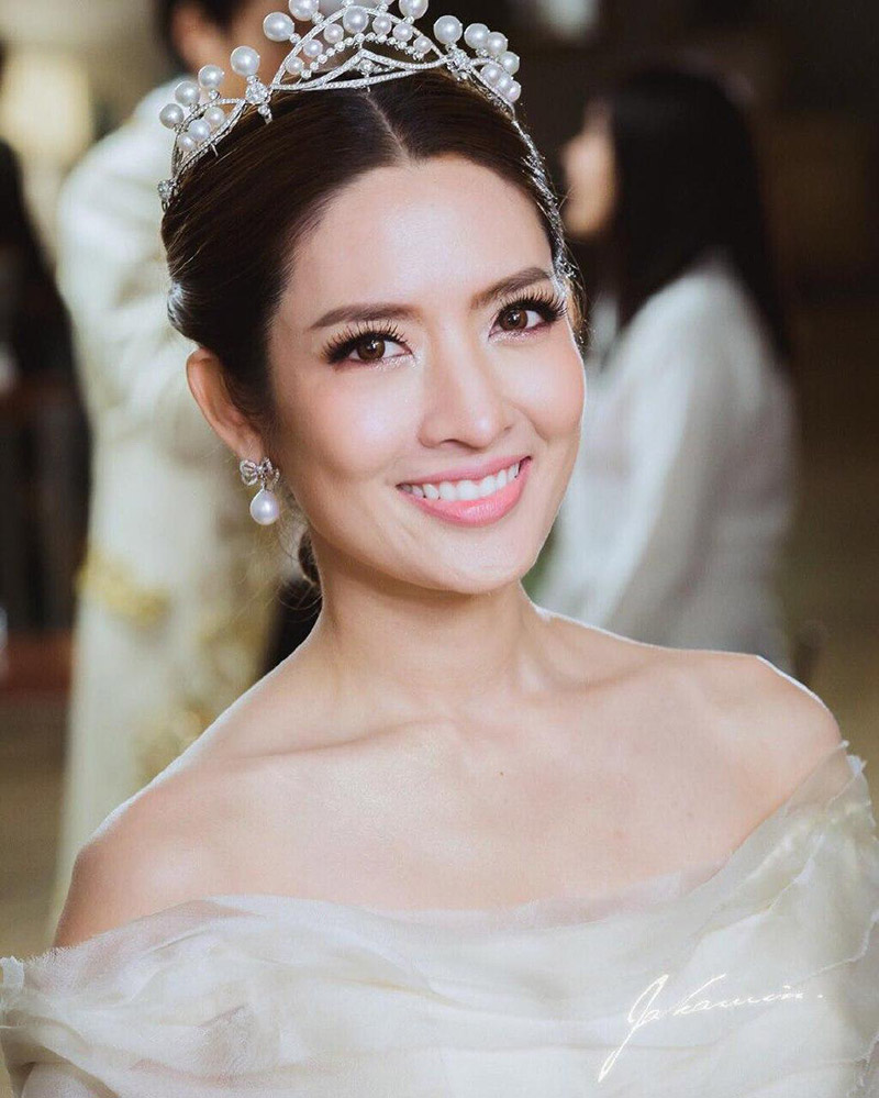 ดาราหญิง