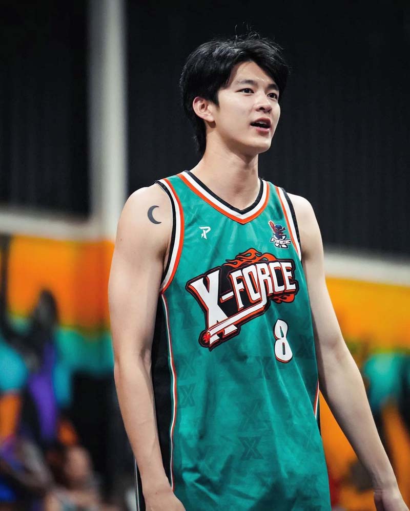 มีน นิชคุณ