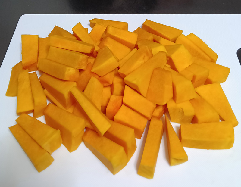 ฟักทองผัดไข่นางพญาร้อยชู้ ฟักทองผัดไข่ใบโหระพา สูตรฟักทองผัดไข่ เมนูอาหาร