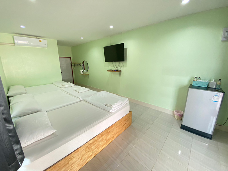 ที่พักสัตหีบติดทะเล บ้านแม่บังอร