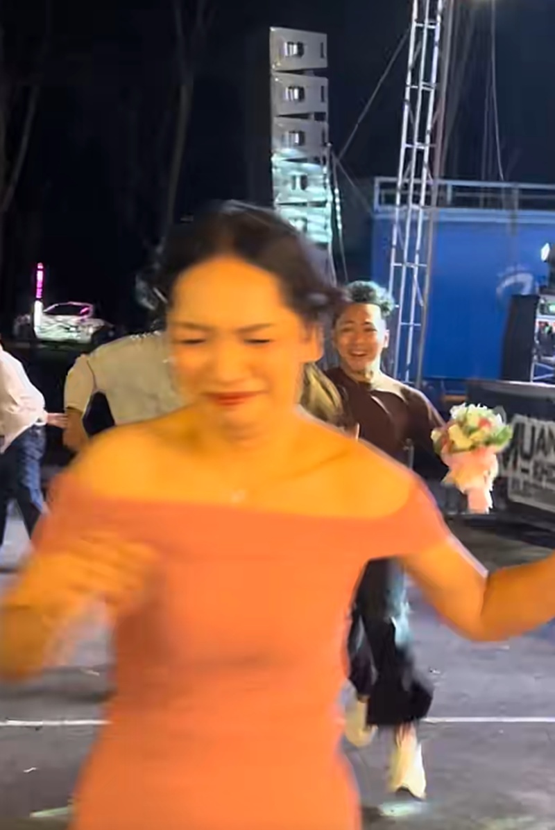โยนดอกไม้
