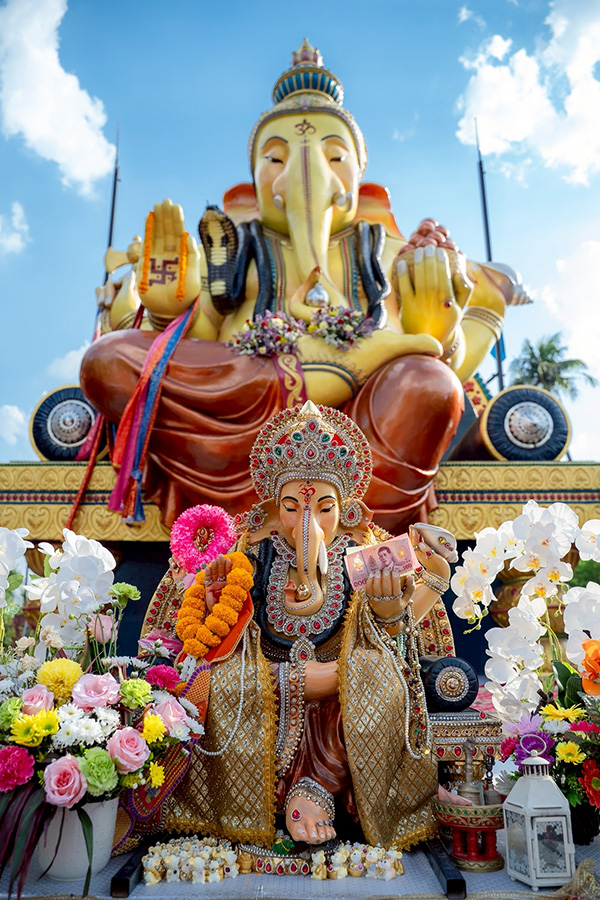 อ.เบ โอมมาศ์ตรา มหาเทวลัยพระพิฆเนศ ปางมหาราชา