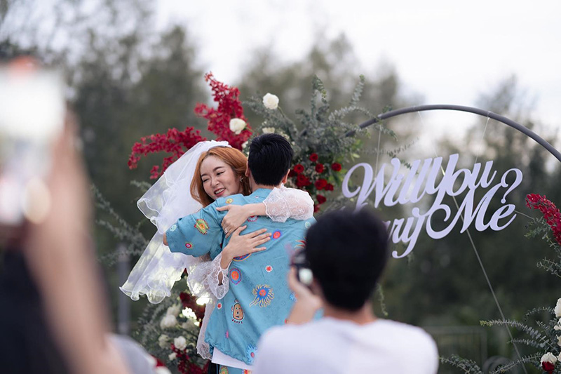  แก้มบุ๋ม เล่าโมเมนต์ถูก พีท กันตพร ทายาทหมื่นล้าน ขอแต่งงาน 