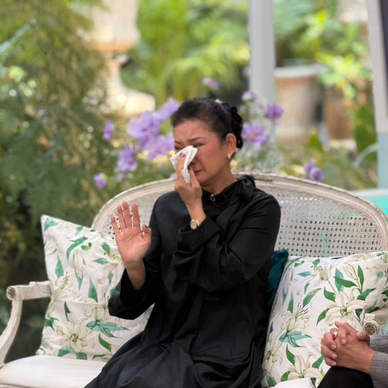 ปู กนกวรรณ ร่ำไห้เลิก เด๋อ ดอกสะเดา