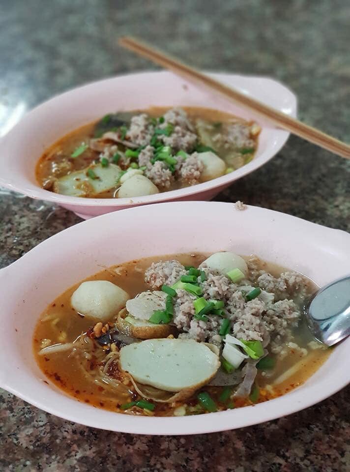 ร้านอาหารกรุงเทพให้นั่งกินในร้าน