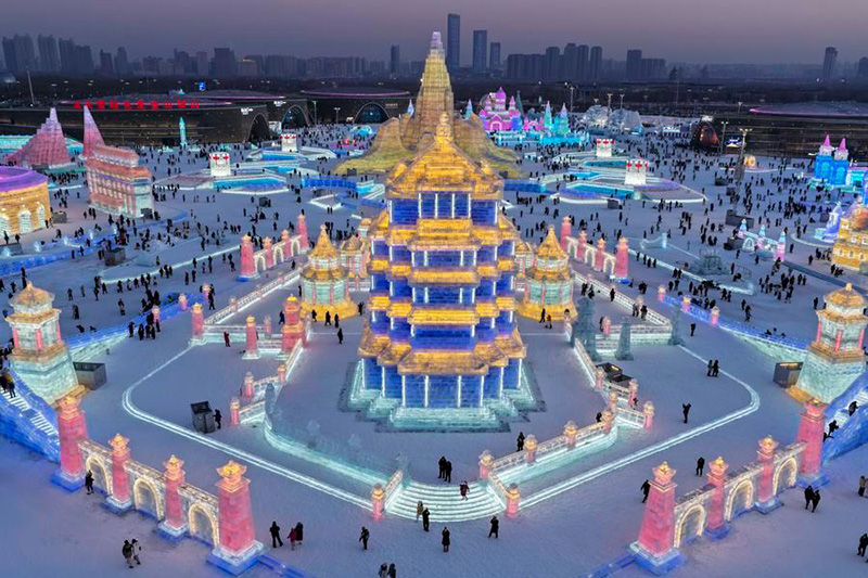 สวนสนุกโลกน้ำแข็ง-หิมะ ที่จีน