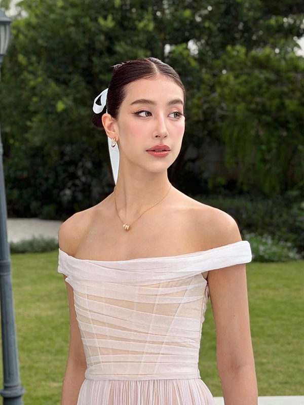 มิ้นต์ ชาลิดา ในงานแต่ง ใหม่ เต๋อ ควงคู่ ภูผา คนแซวถึงคิวแล้วหรือยัง ? 