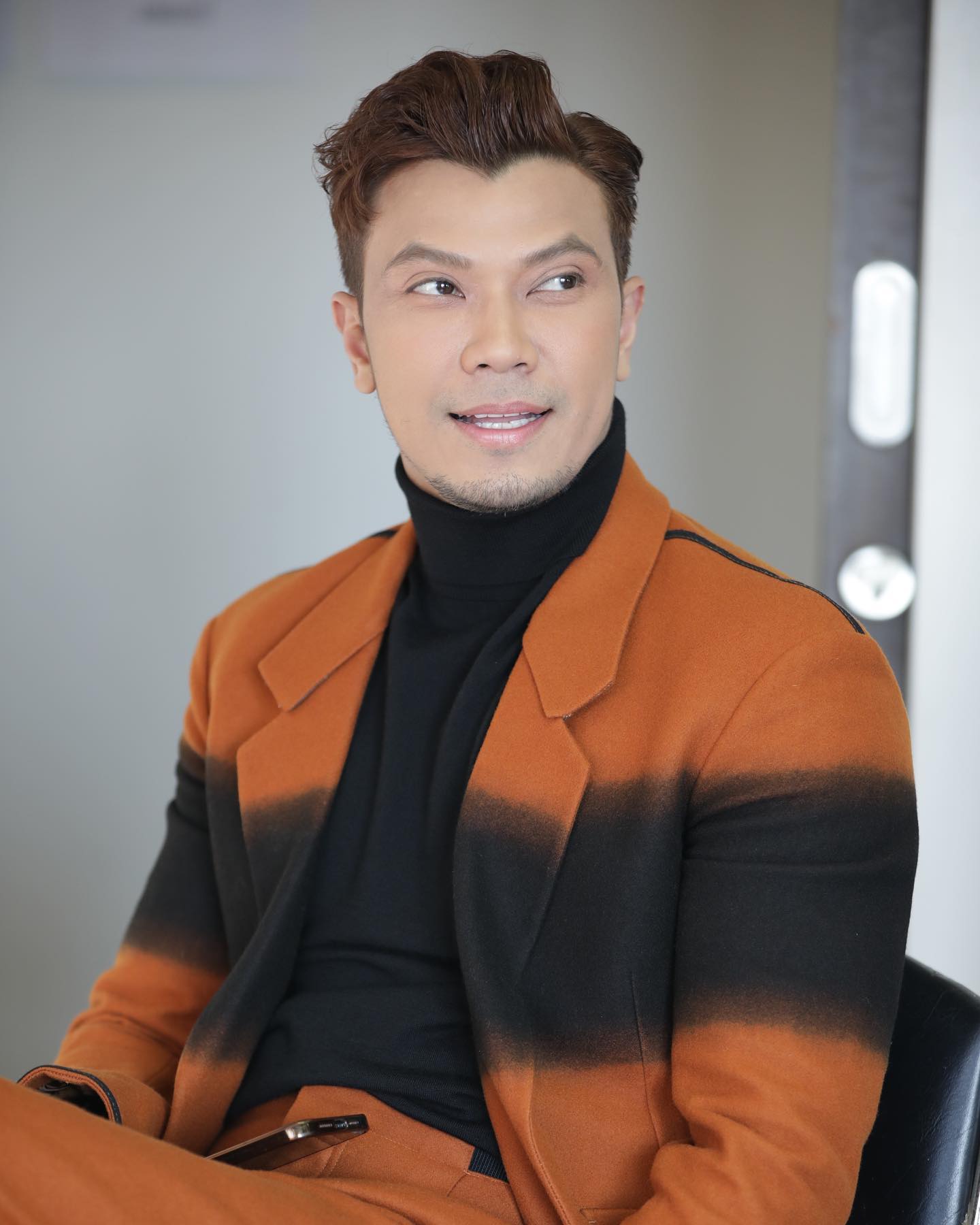 หนุ่ม กะลา