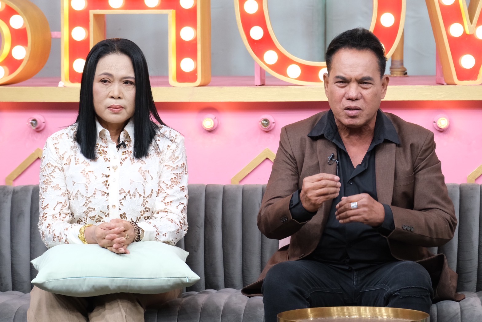 ครูปุ้ม เสรี รุ่งสว่าง 