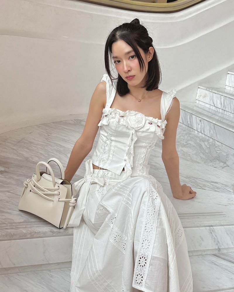 โม มนชนก