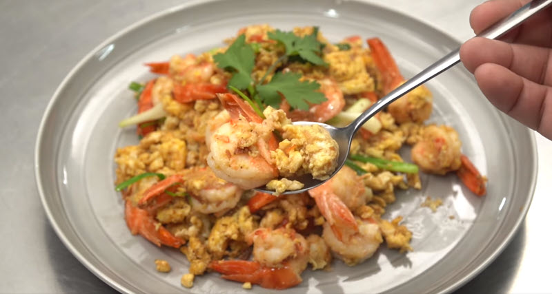 ไข่ขยี้กุ้ง